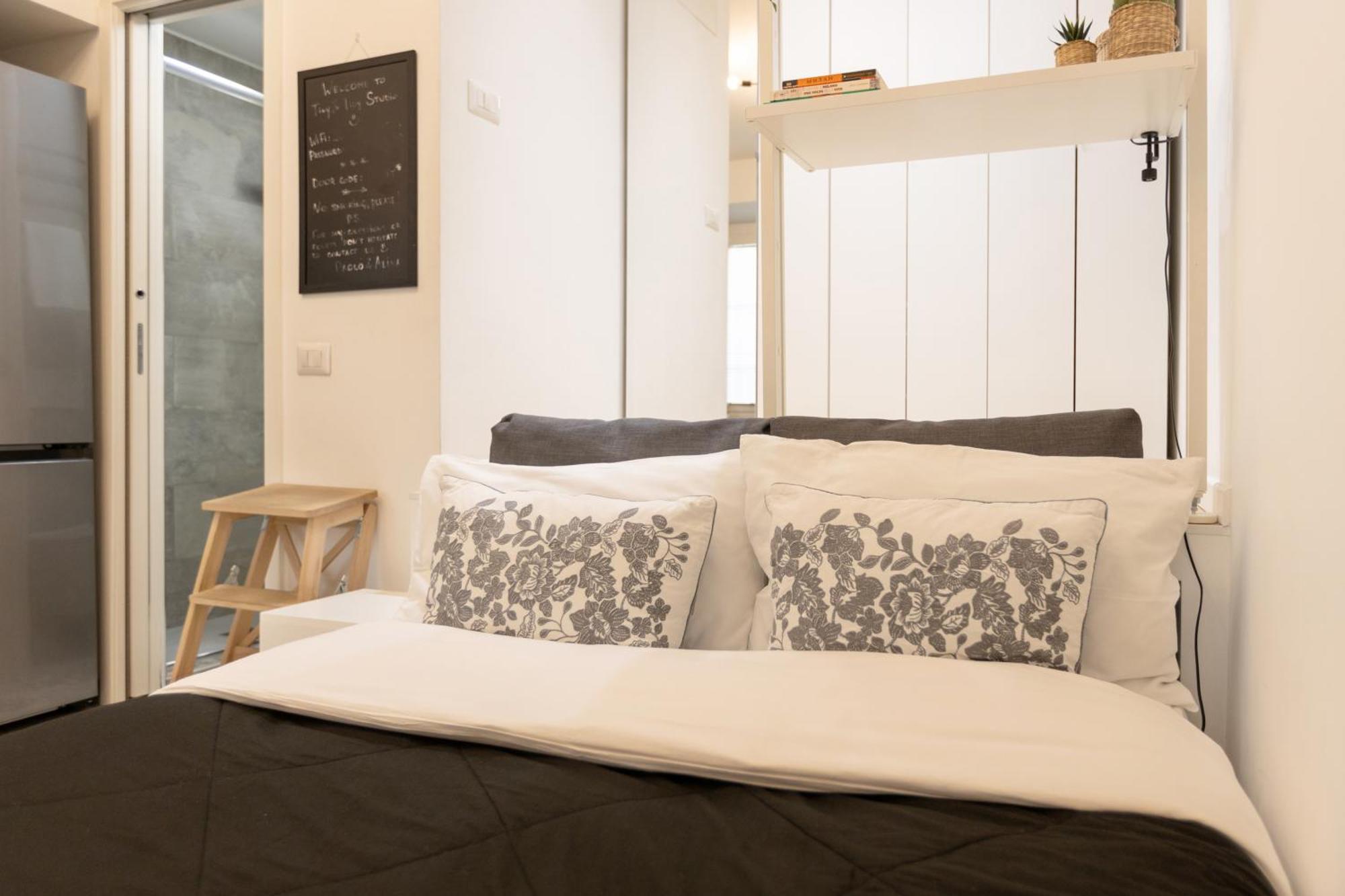 Tiny & Tidy Studio In The Key Area Of ミラノ エクステリア 写真